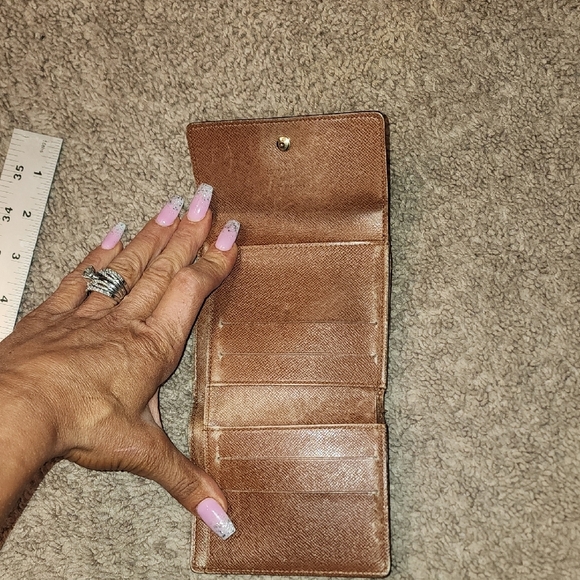 Louis Vuitton Gold and Brown Monogram Wallet - Picture 4 of 11